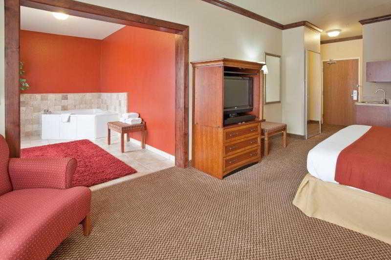 Holiday Inn Express Hotel & Suites Cedar City, An Ihg Hotel Екстер'єр фото